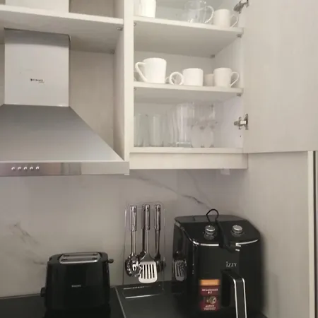 George And Helen's Apartament *